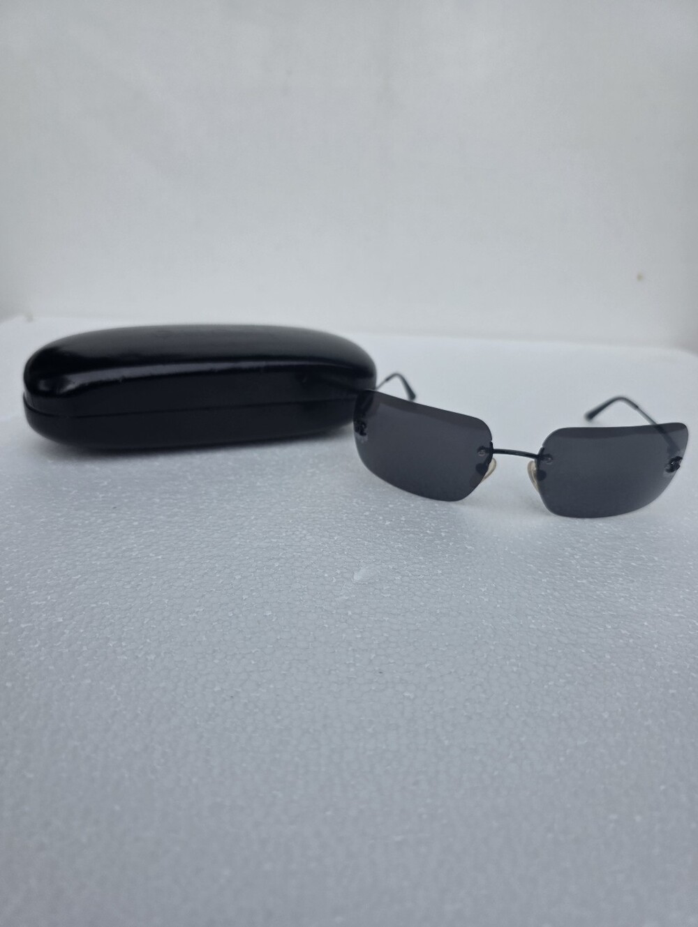 CHANEL Black Temple Arm Sunglasses Gucci Case